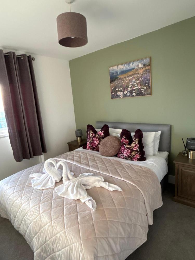 1 Great for Contractors - 2BR Flat Near Harlow Station