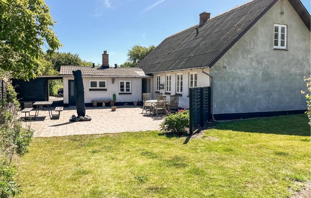 2 Bedroom Pet Friendly Home In Læsø
