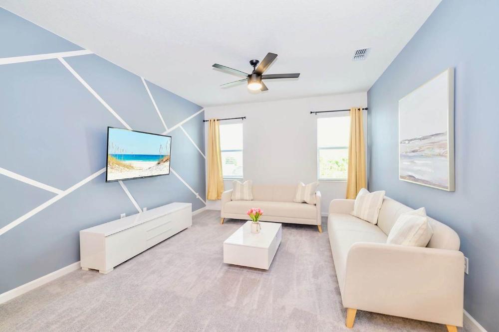 8BR Family Home with Pool and Hot tub