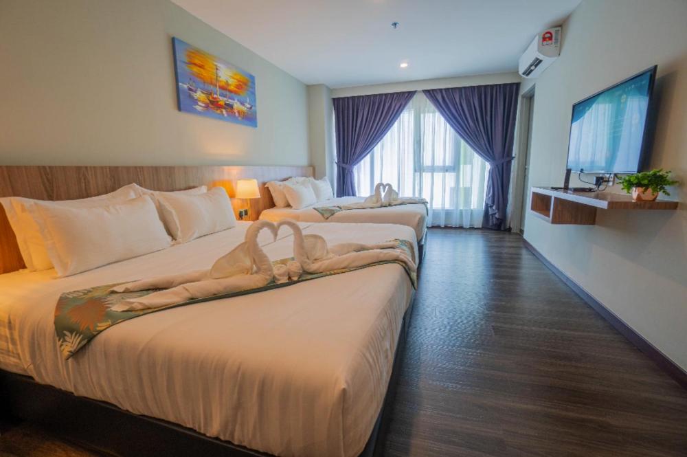 Aeropod Suites - Deluxe Family - by J-Residences