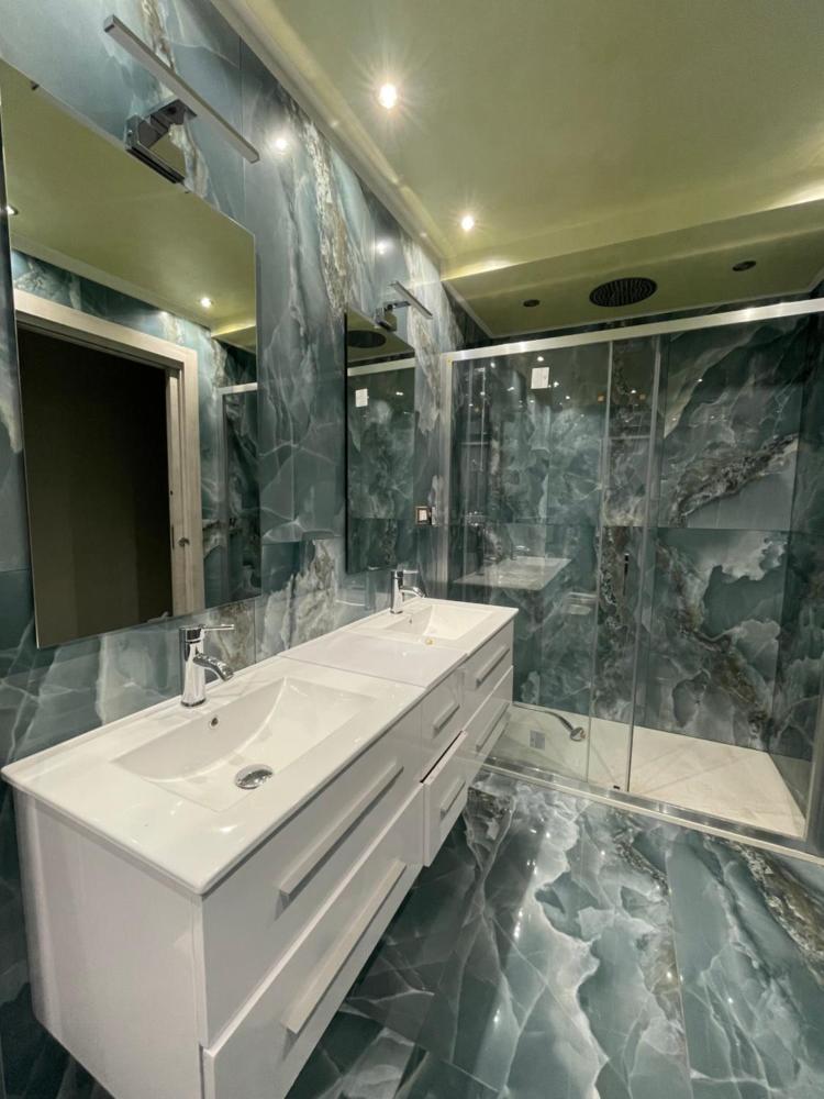 airport apartments piano superiore