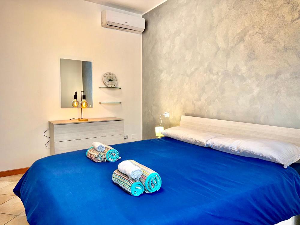 Airport House 2' from MXP, 15' public shuttle free