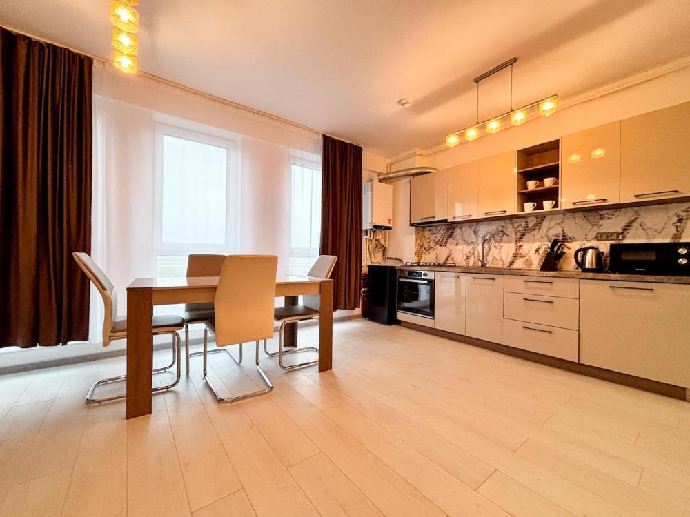 Aly Airport Apartament - Private Parking