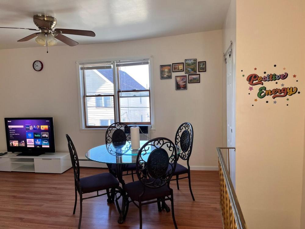 Amazing three bedrooms Apartment near EWR and NYC