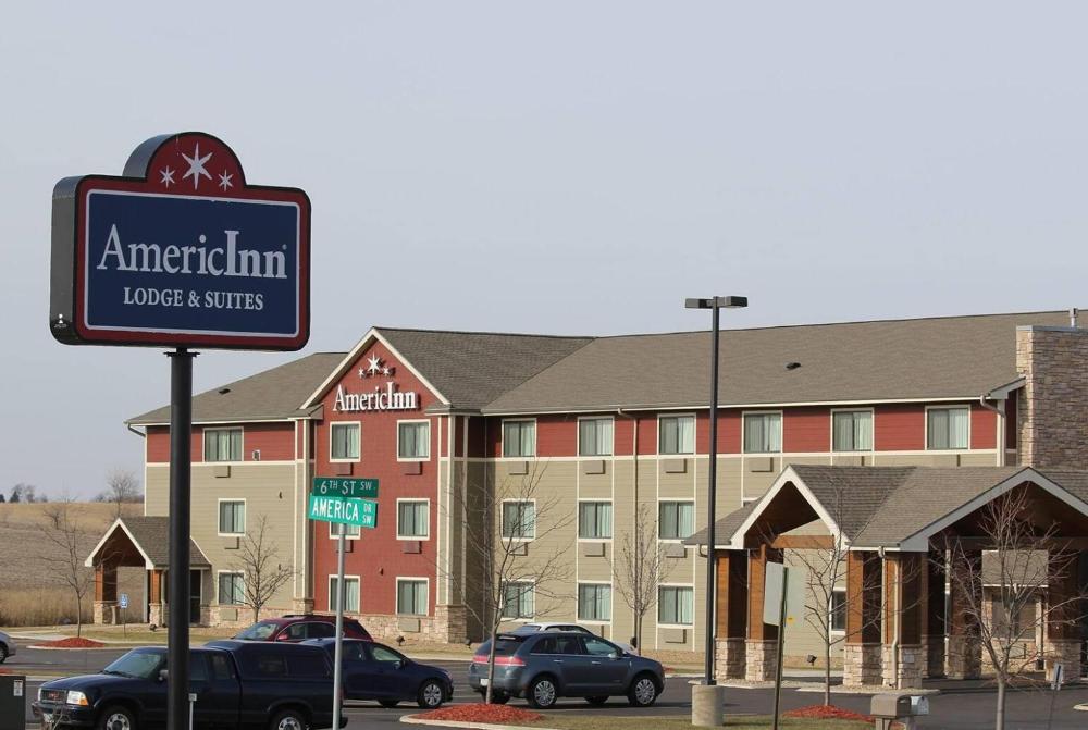 AmericInn by Wyndham Cedar Rapids Airport