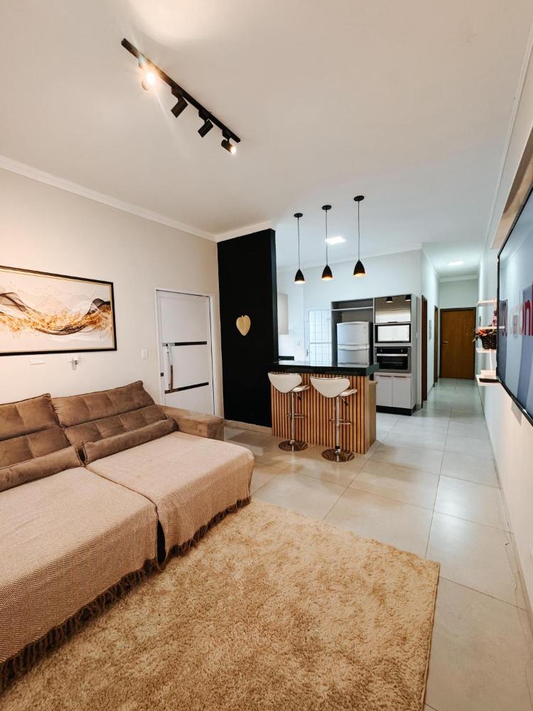 Casa super confortável 1 suite 1 quarto 2WC Cozinha completa Jardim Prox ao Shopping e ao Hospital Regional