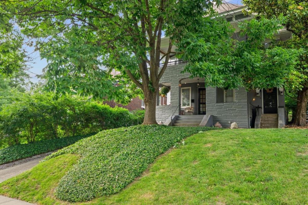 Cincinnati Apartment 1 Mi to Hyde Park Square!