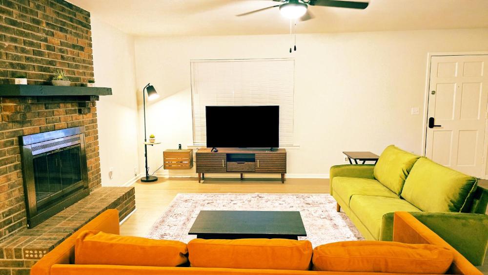 Comfort By the Bay Close to Mobile International Airport