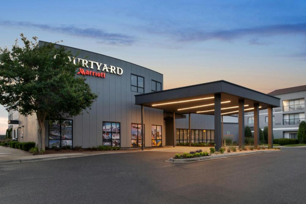 Courtyard Charlotte Airport North