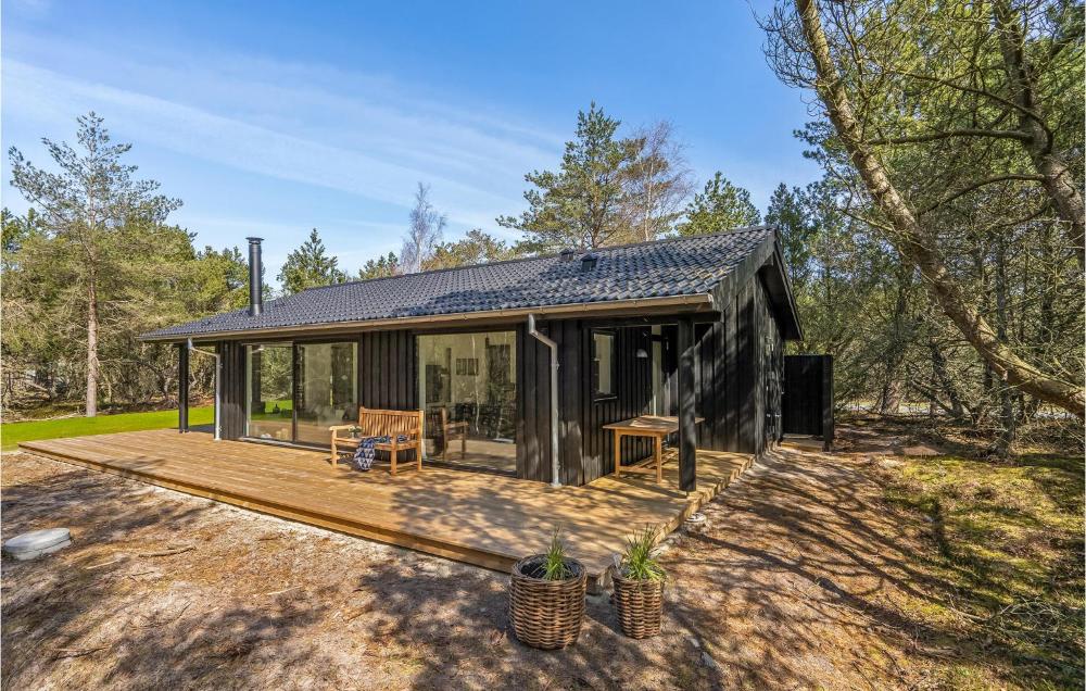 Cozy Home In Læsø With Kitchen