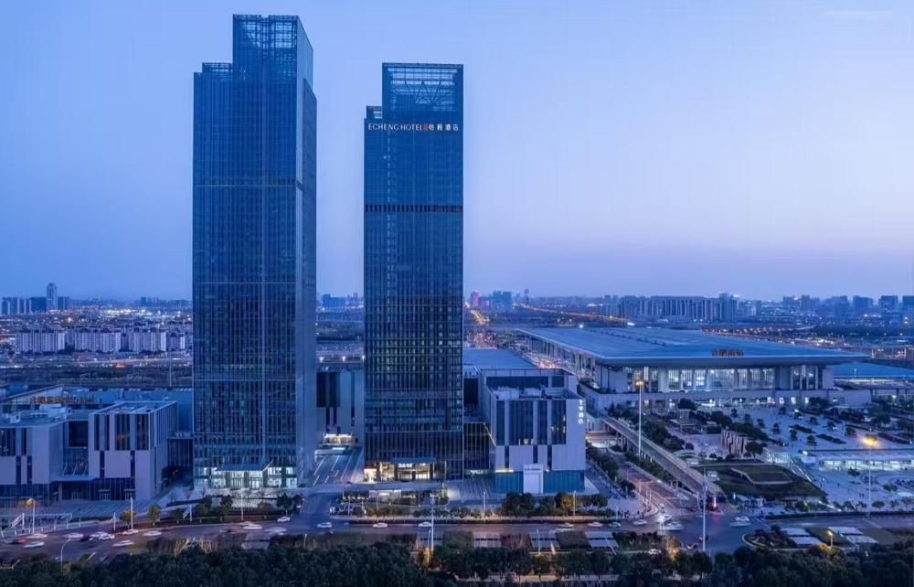 Echeng Hotel at North Square of Hefei South Railway Station