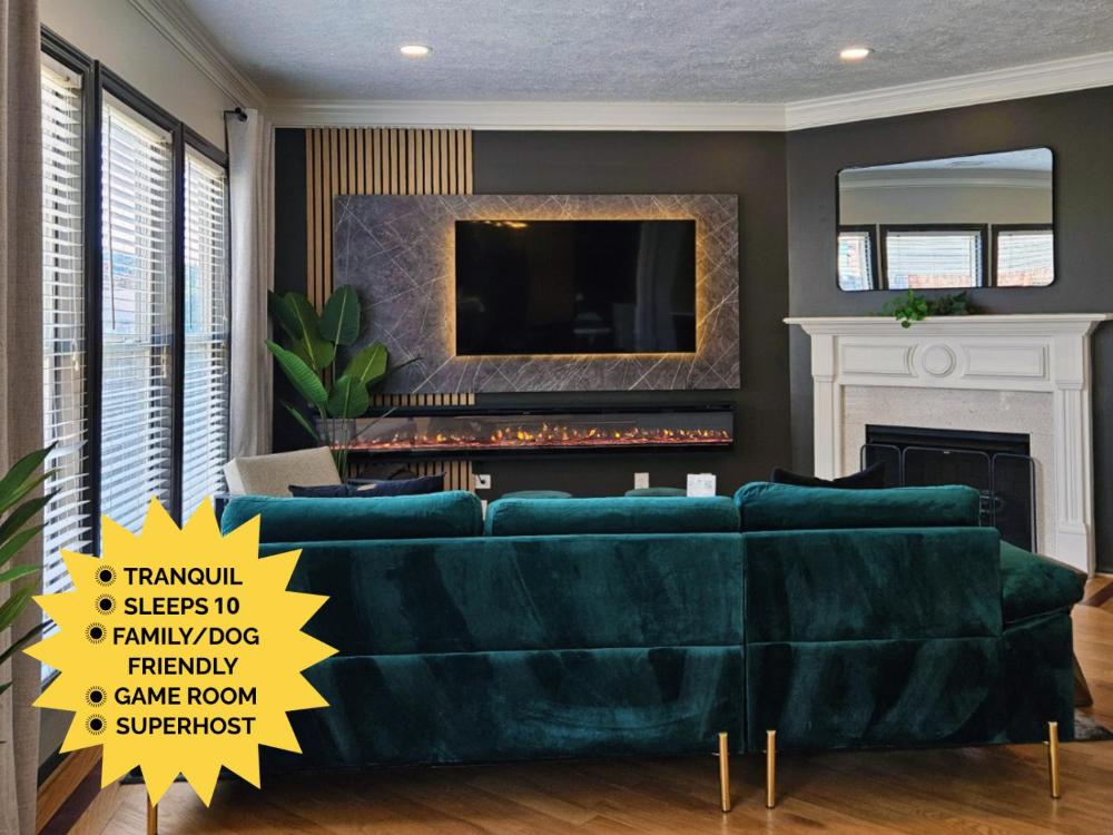 Family Fun Pet-Friendly Sleeps 10 4BR