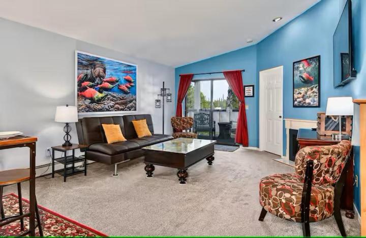 Fishy-Fishy Townhome