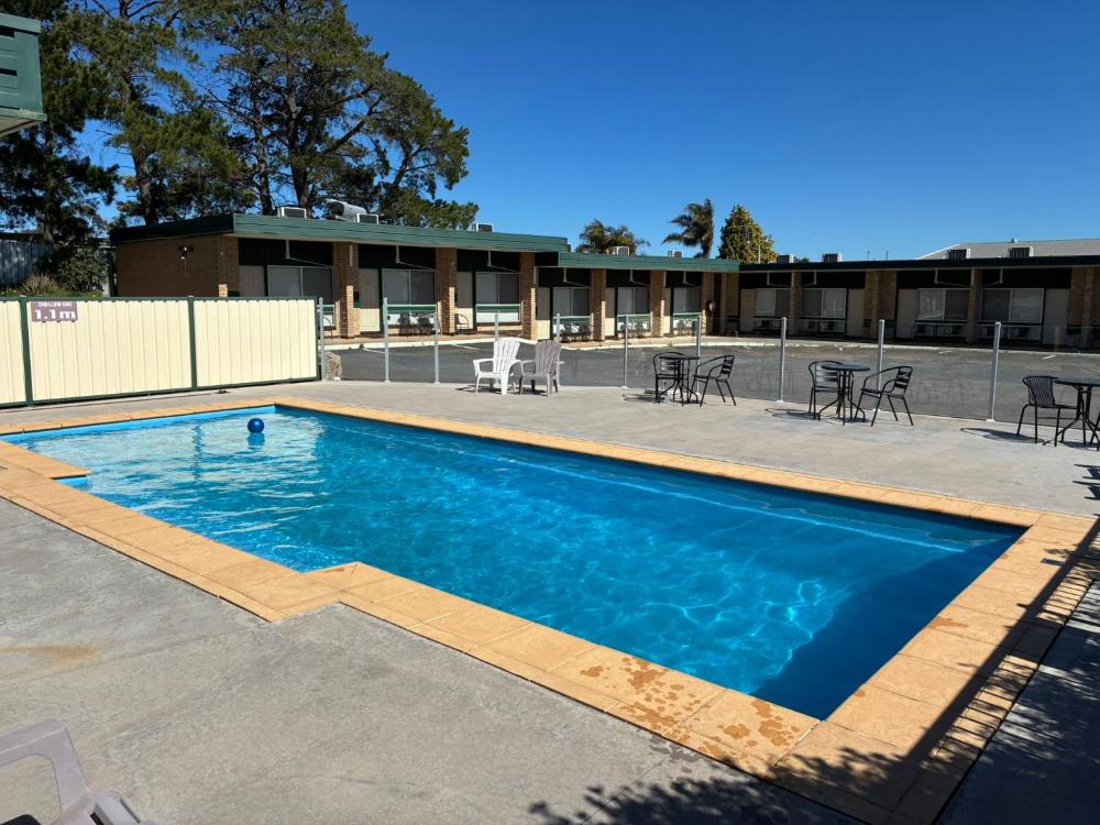 Hi Way Eight Motor Inn