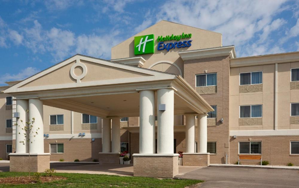 Holiday Inn Express Devils Lake by IHG