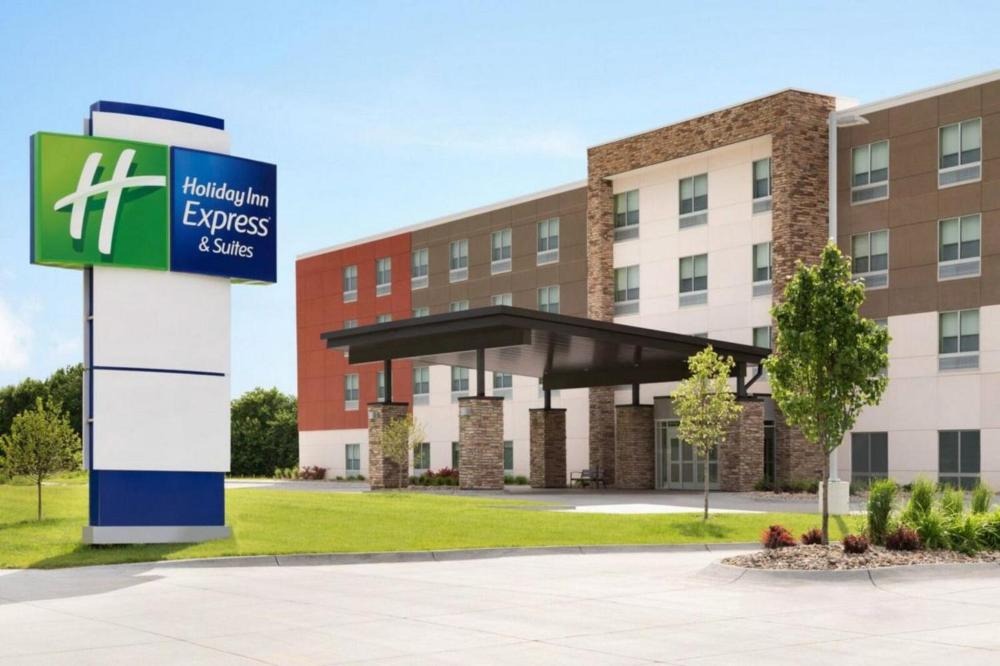 Holiday Inn Express & Suites Jonesboro by IHG
