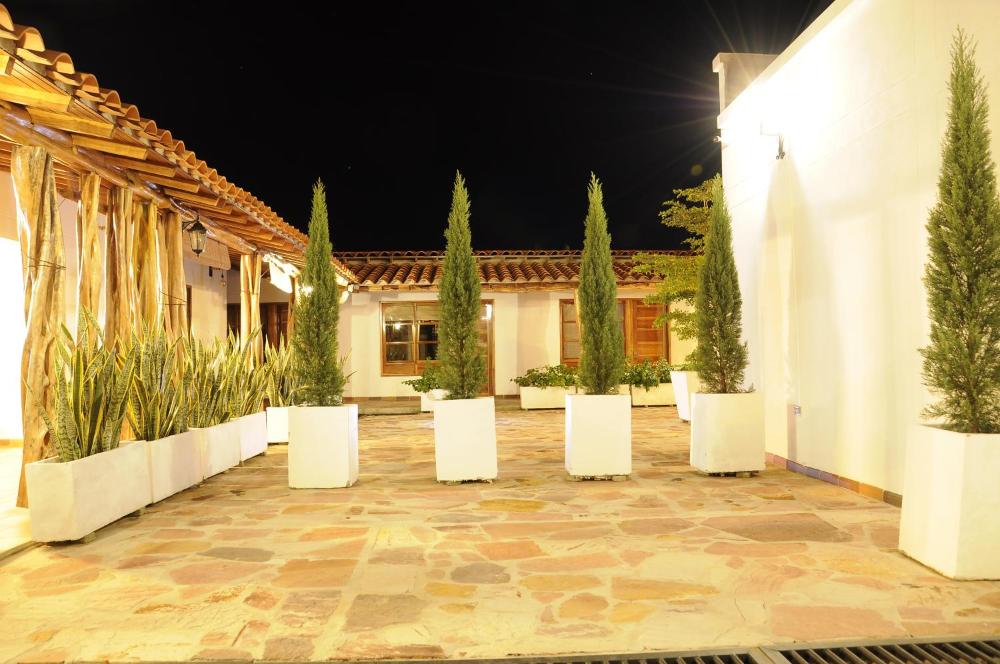 Hotel Madera y Tierra