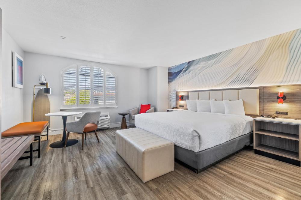 Hotel Skye San Francisco Airport SFO FREE SHUTTLE!