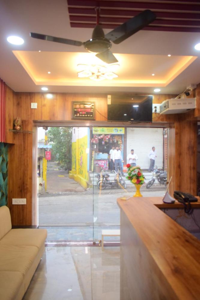 Hotel vinayak shree airport indore