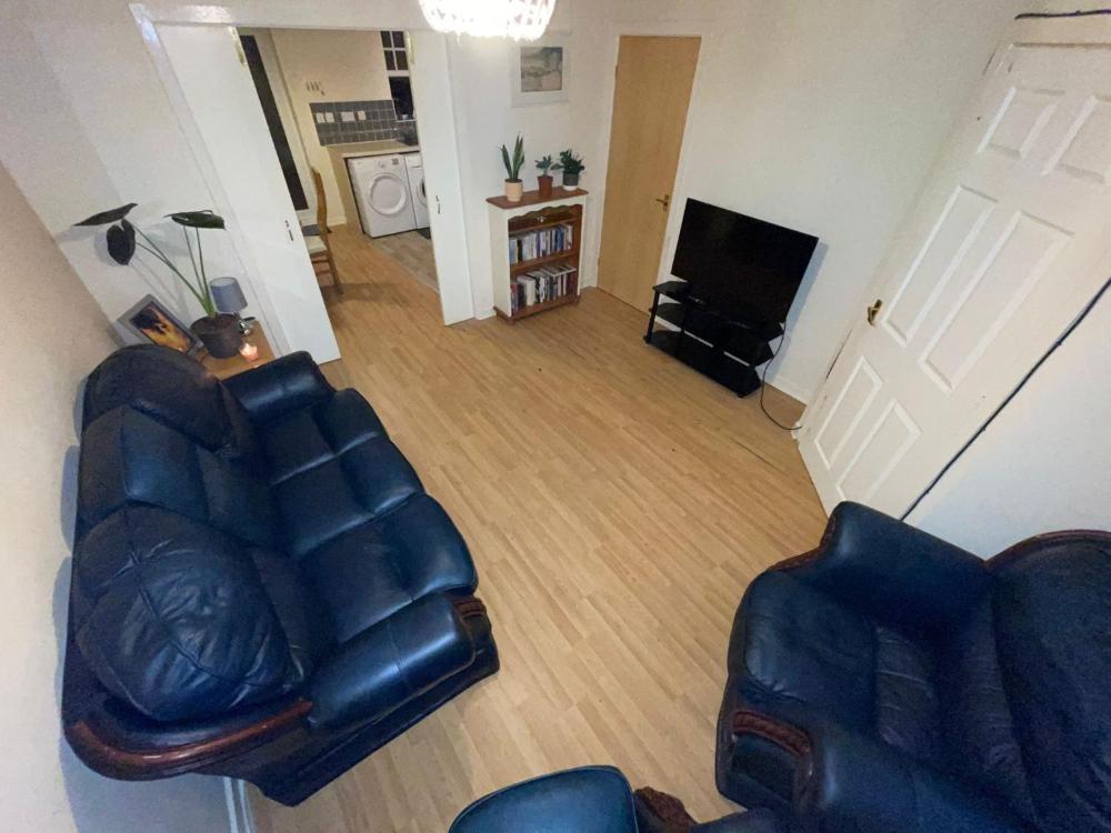 John Lennon airport guests house