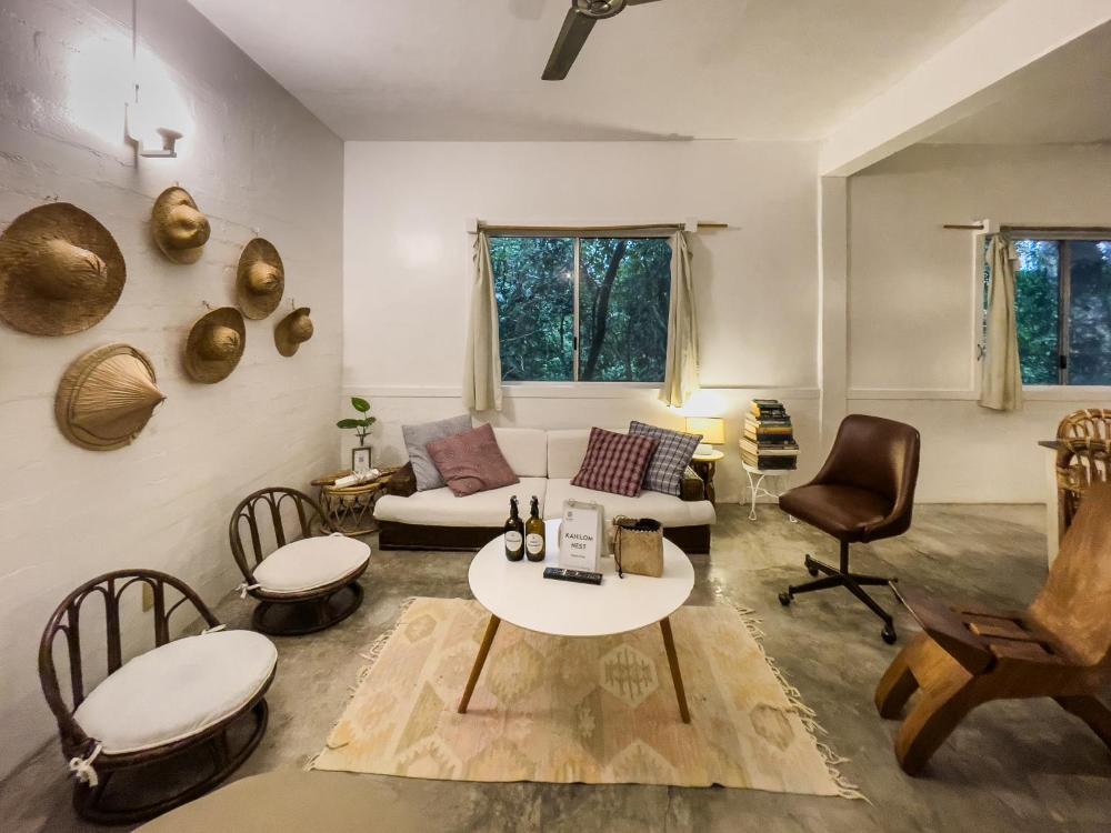 KAHILOM Nest Self-Service Home in Rainforest Nest with Kitchen - Monkeys, Bats, Pet Friendly with a Fee