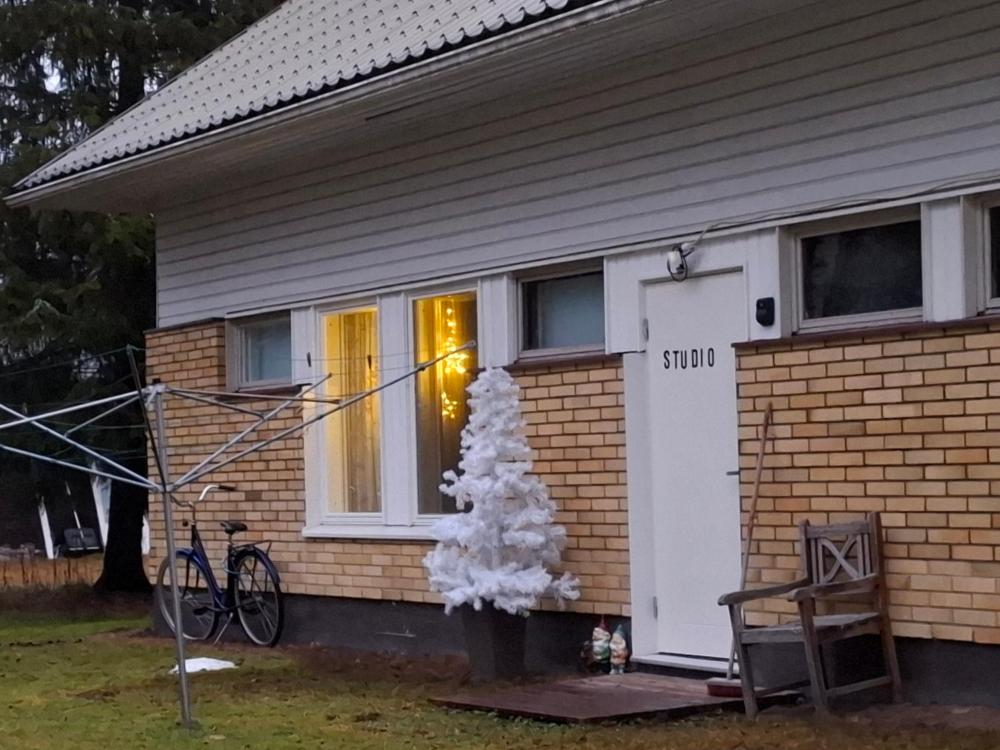 Lentokenttästudio, Oulu Airport studio