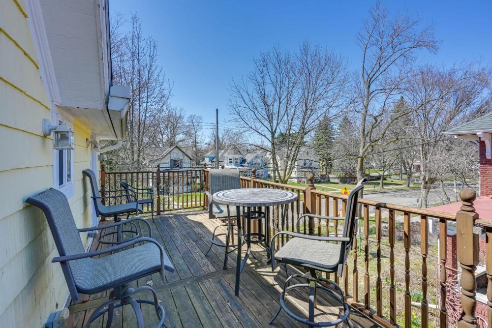 Less Than 1 Mi to Old Town Lansing Home with Furnished Deck