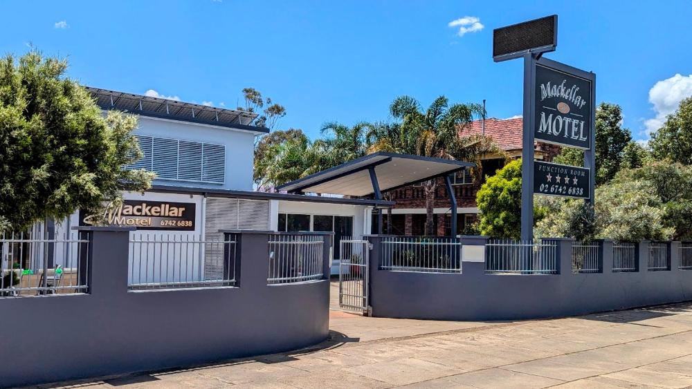 Mackellar Motel