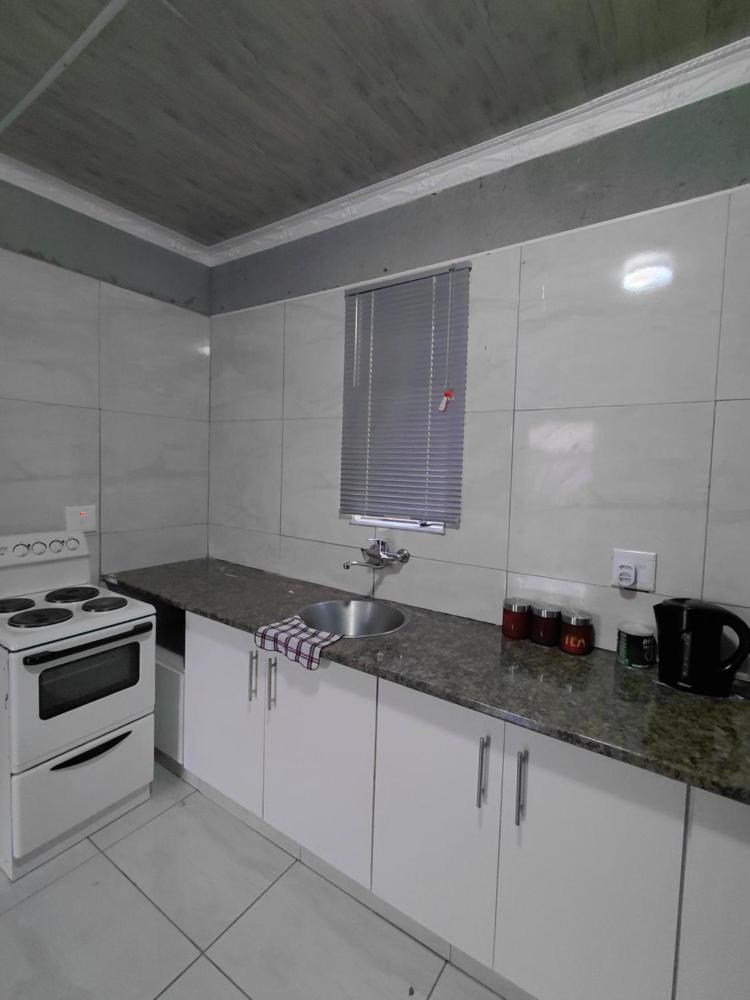 Mama R's Budget-friendly BACKROOM 1