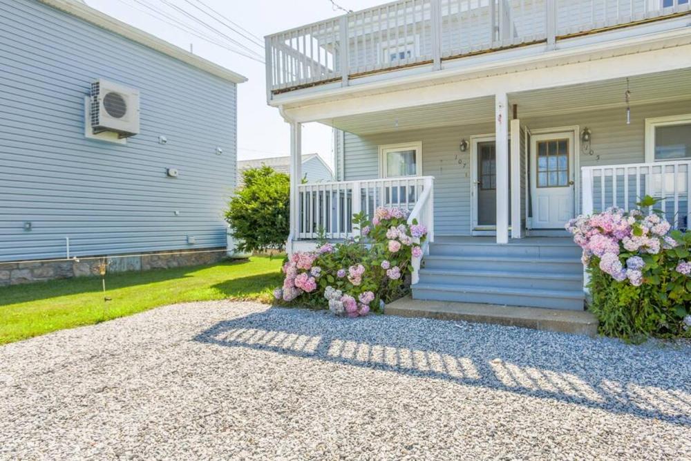 New cozy coastal retreat!