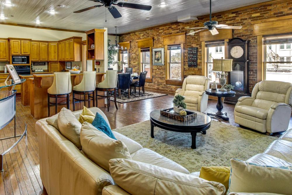 New York-Style Loft on Main St Dtwn Enterprise