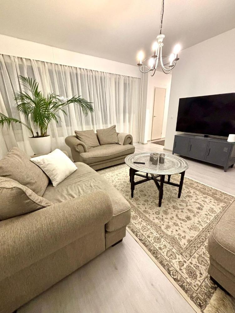 Nicely furnished apartment near centrum, free parking