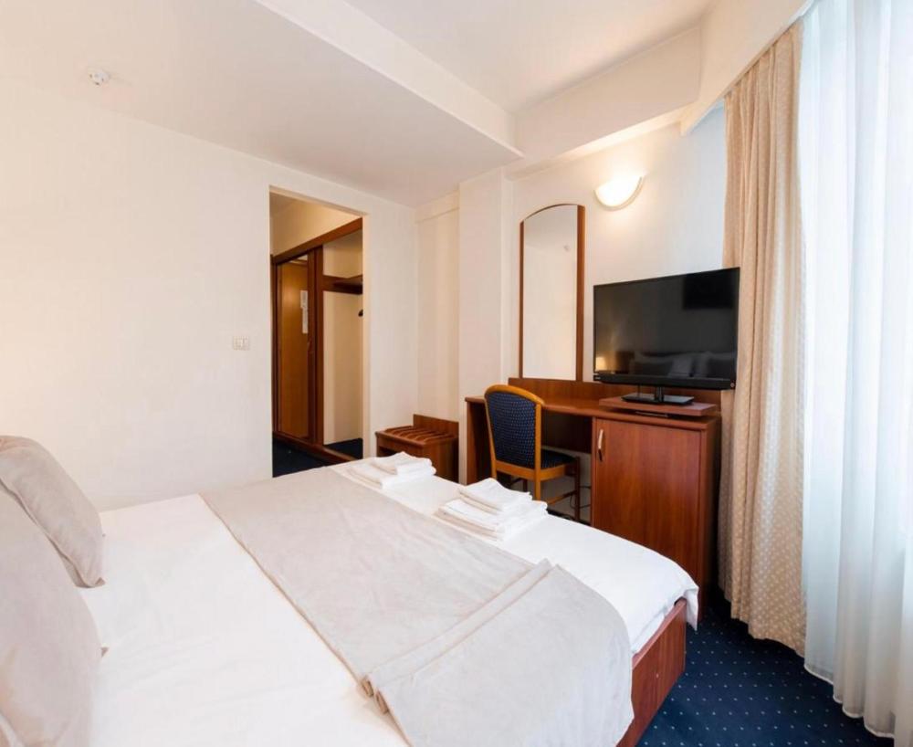 Pension De Lux Augsburg