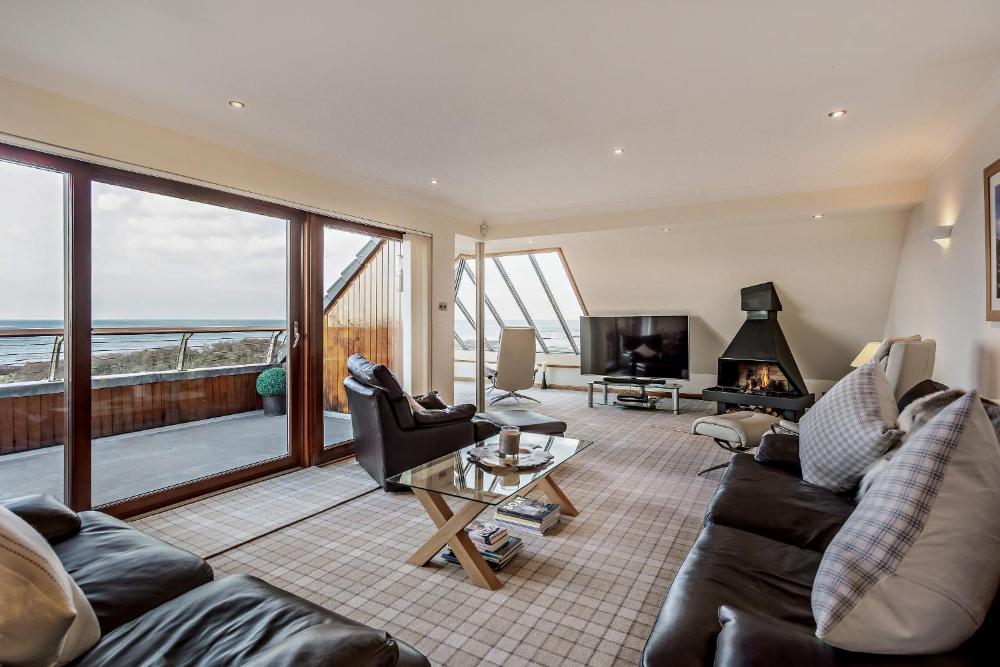 Penthouse Golf View Apartments