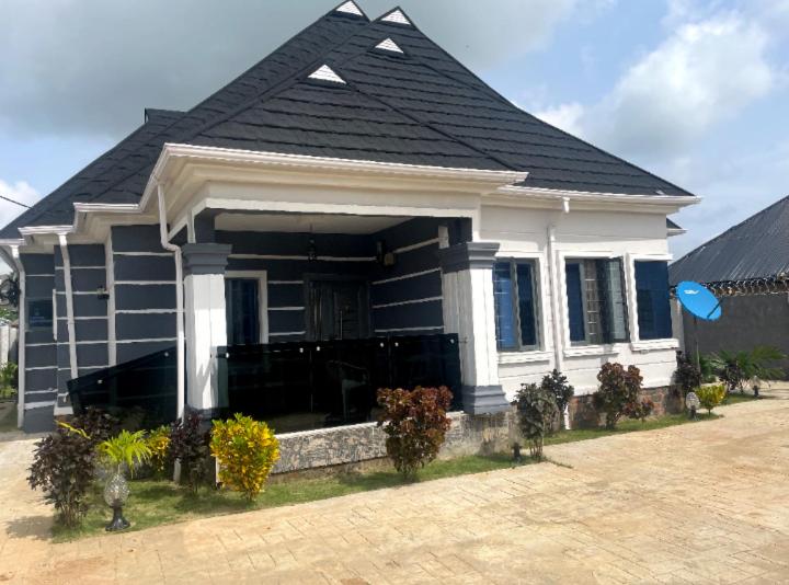 Pinnacle-Plus Service Apartment