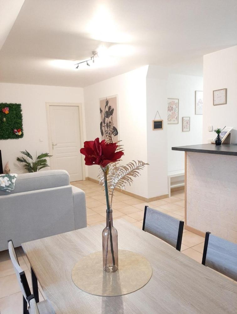 proche aéroport a pied O fleuri