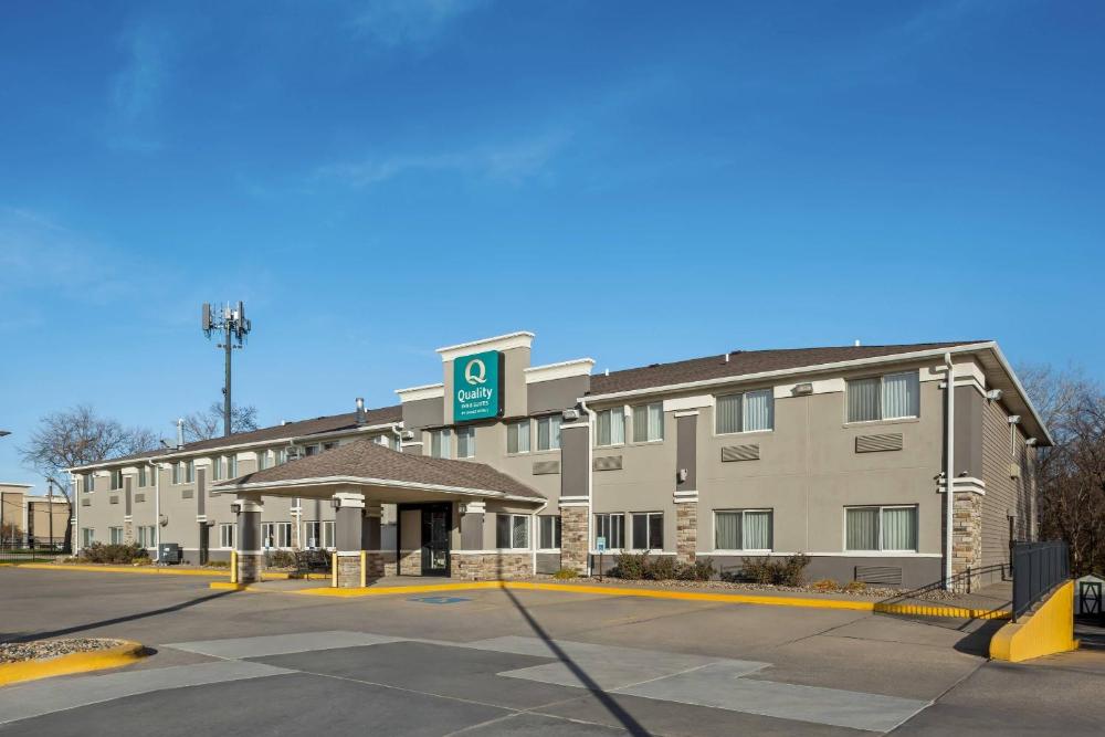 Quality Inn & Suites Des Moines Airport