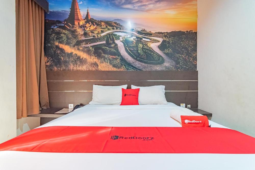 RedDoorz near Stadion Sanaman Mantikei