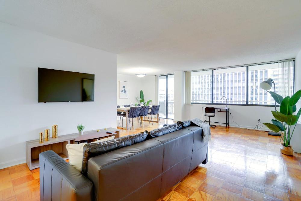 Spacious Apt W Great Spaces & Facilities