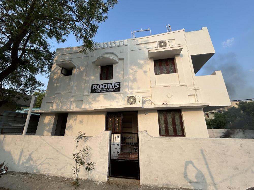 The Kaya Airport Nest