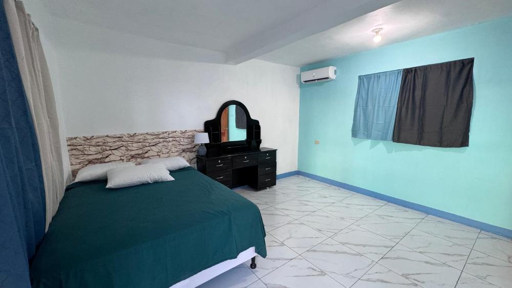 The Wave Hostel Corn Island