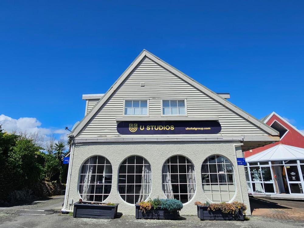U Studios Paraparaumu Beach