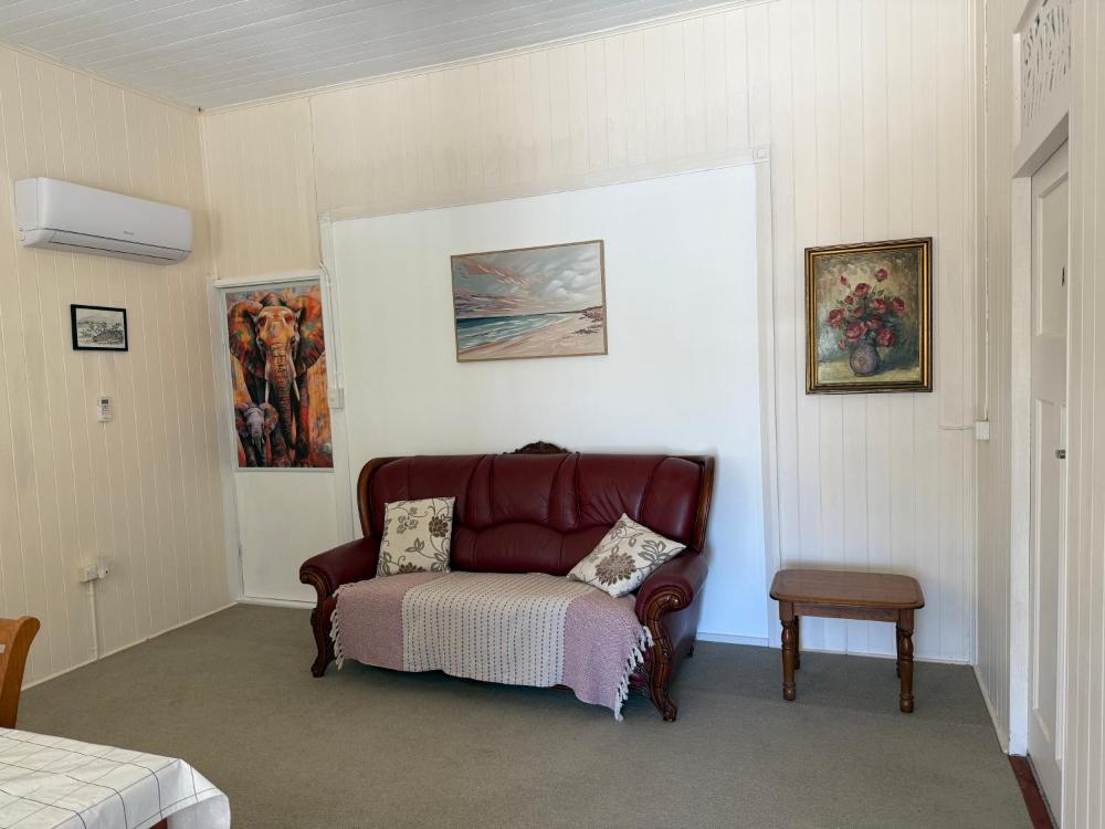 U4A upstairs ensuite room Home feel place