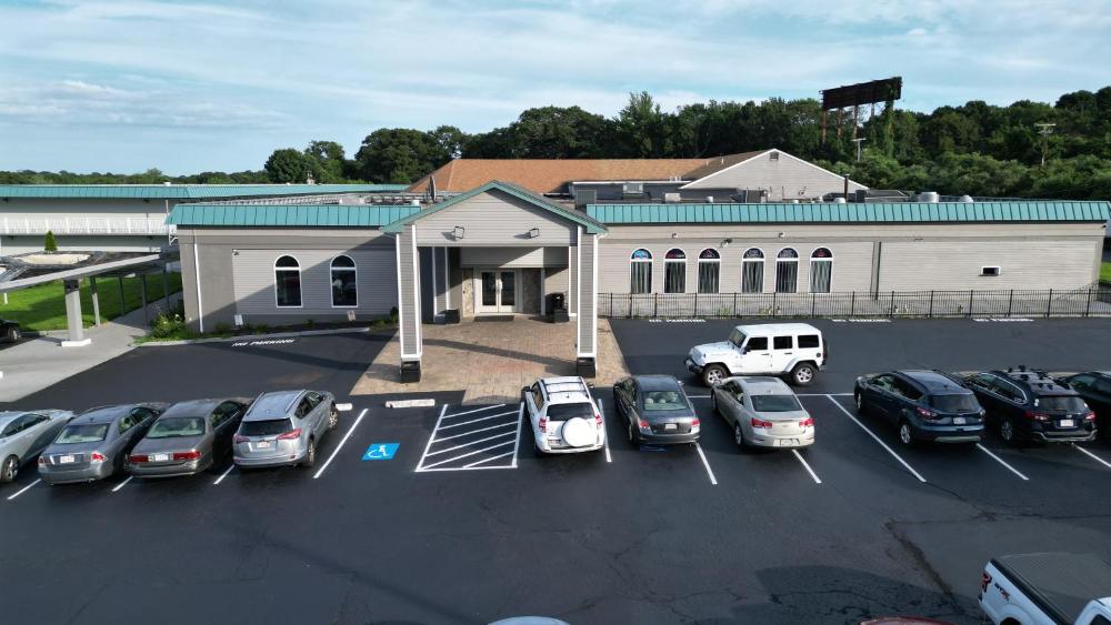 Whalers Inn and Suites